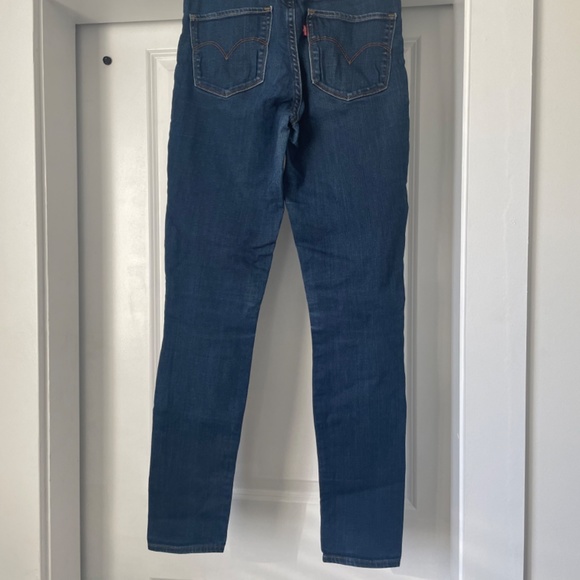 Levi’s High Rise Skinny Jeans - Picture 2 of 4